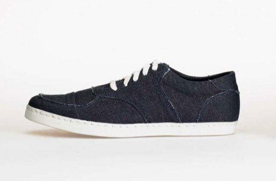 acne-fw09-pace-sneakers-front-540x355